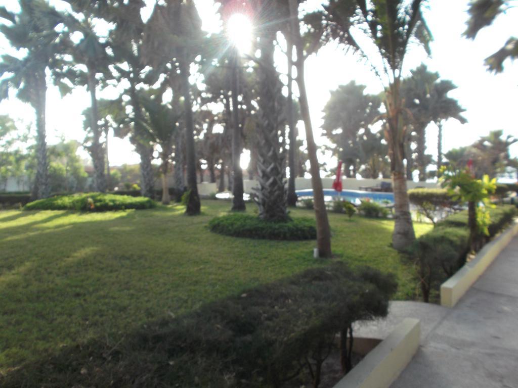 Golden Beach Hotel Serrekunda Exterior photo