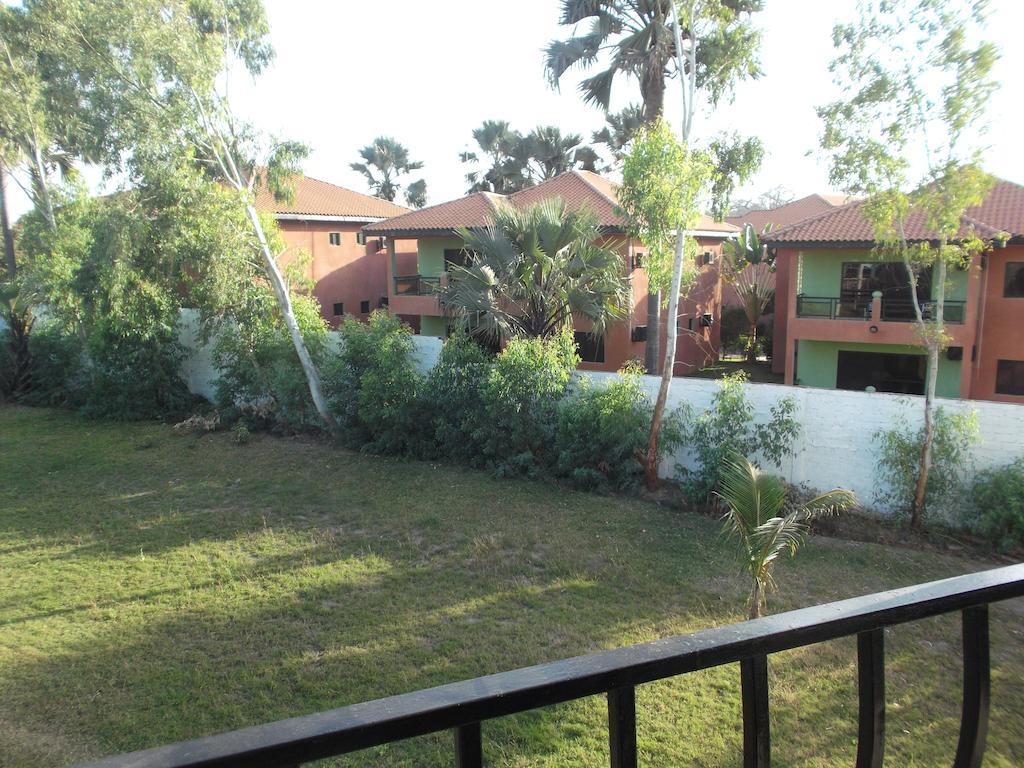 Golden Beach Hotel Serrekunda Exterior photo