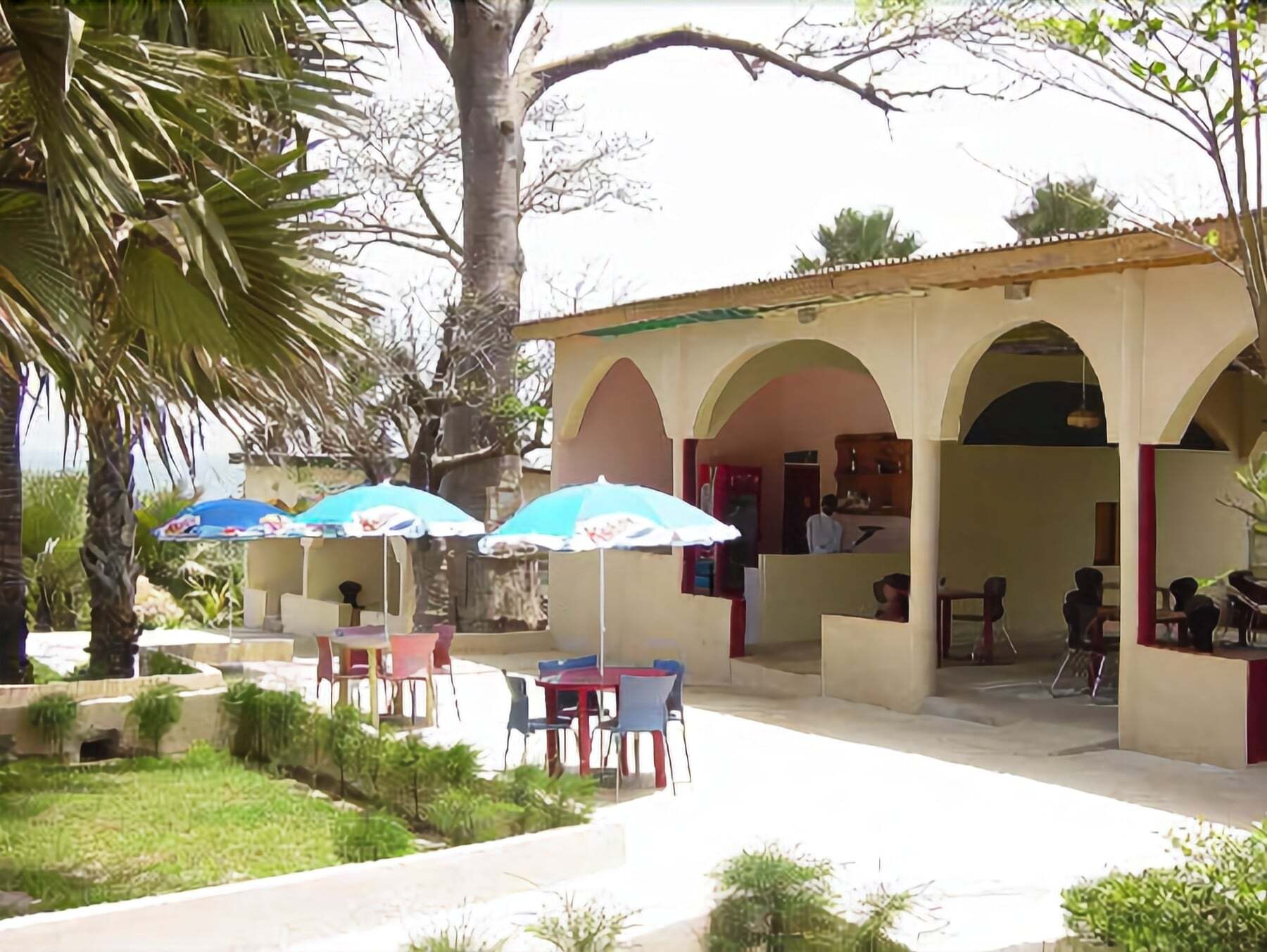 Golden Beach Hotel Serrekunda Exterior photo